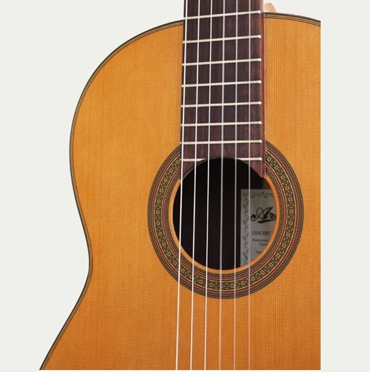 klassische-Gitarre-Aria-Modell-AC-50-Zeder-massiv-_0002.jpg