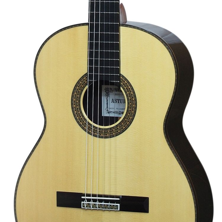 klassische-Gitarre-Asturias-Modell-Custom-S-Fichte_0002.jpg