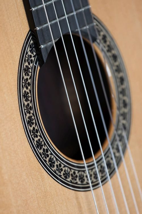 klassische-Gitarre-Ramirez-Modell-Studio-2-Zeder-P_0007.jpg